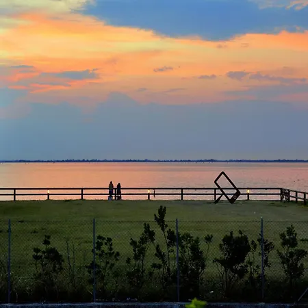 Apartman Sunny Near The *